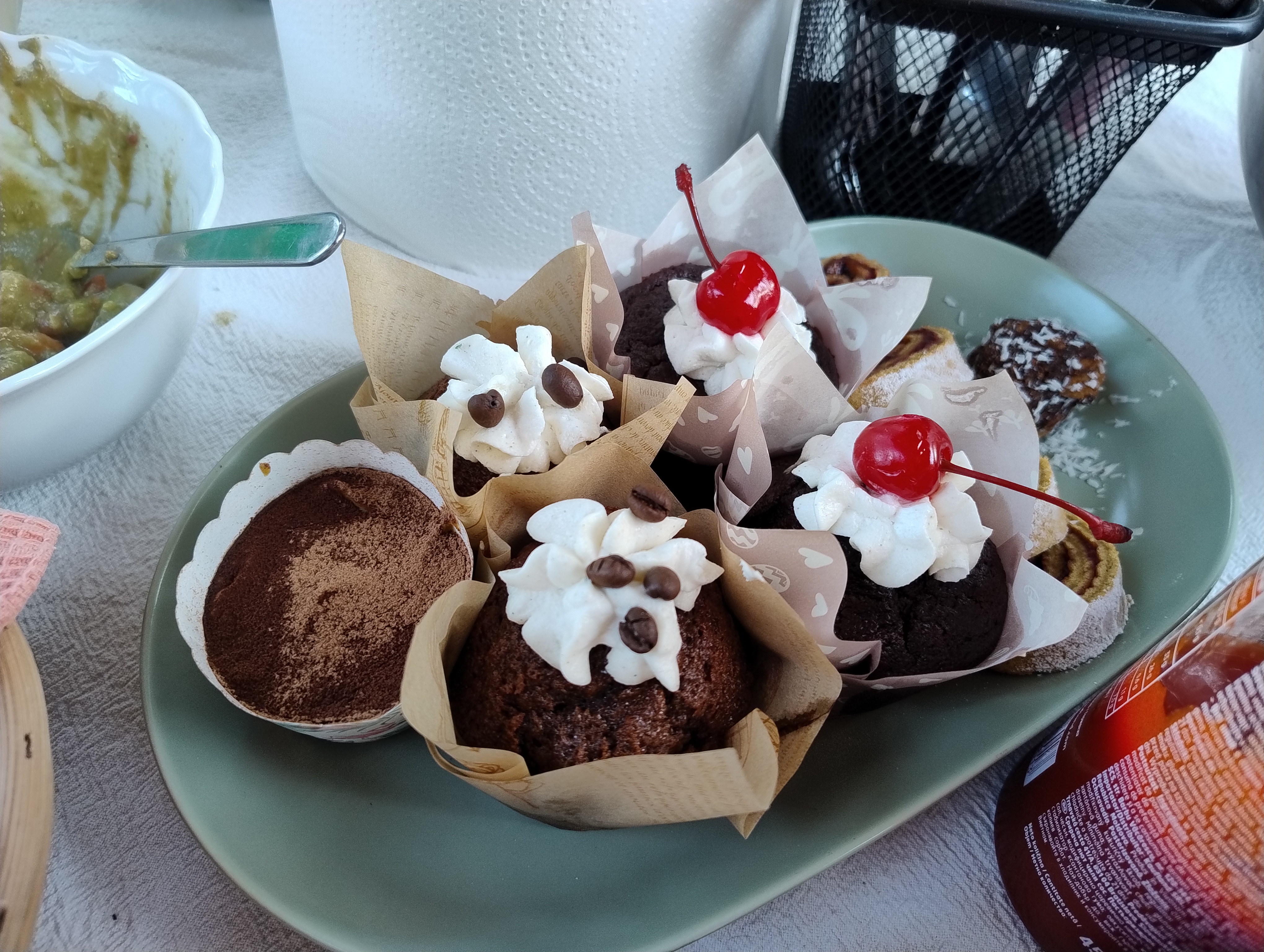 Cupcakes and Tiramisu