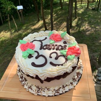 Birthday Cake with roses
